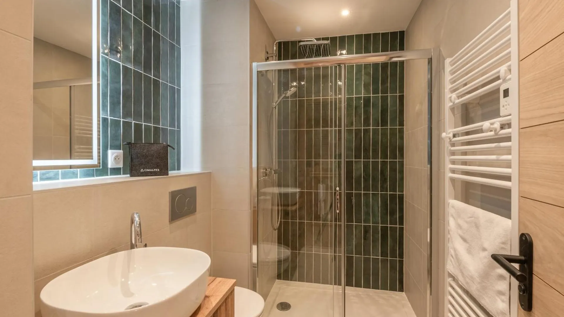 Duplex Lumineux 4 Chambres, Proche Centre Et Pistes, Terrasse Se, Garage Prive, Services Inclus - Fr-1-754-4 Morzine